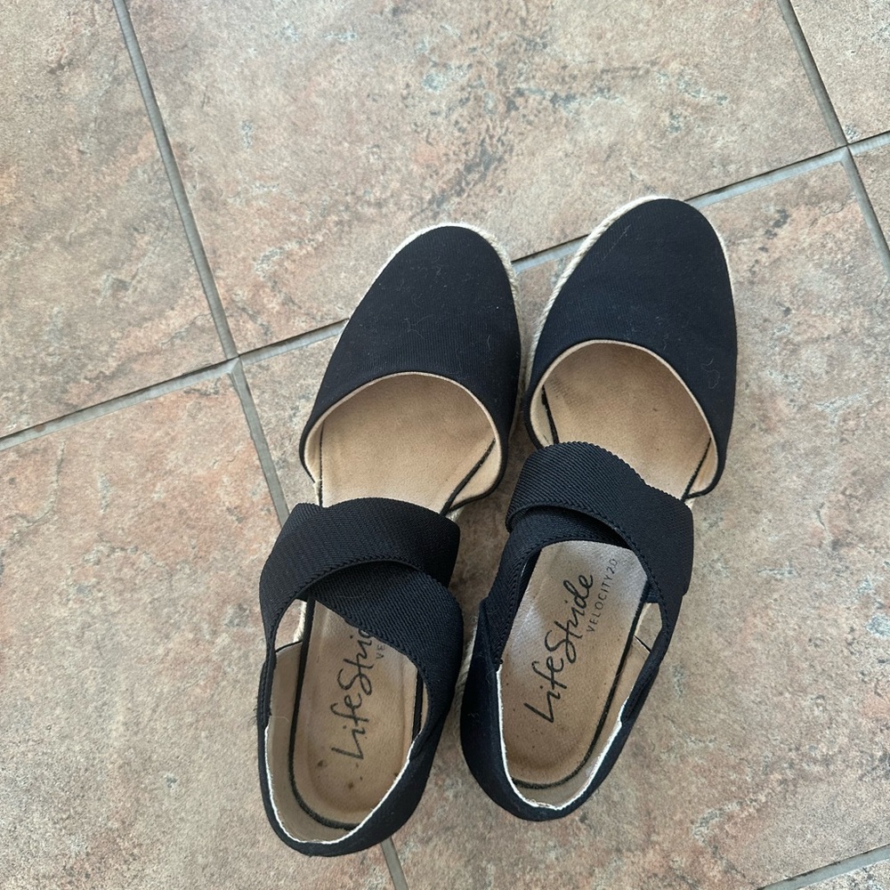 Life Stride Women's Black Loafers with Elastic Strap